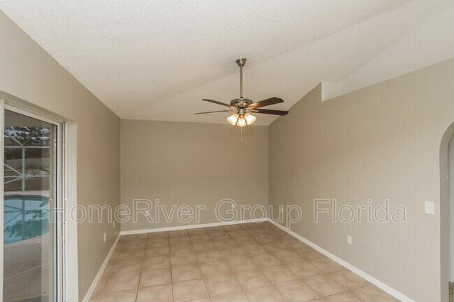 Foto del edificio - 371 SW Feldman Ave