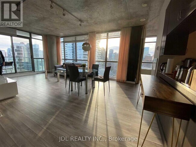 Photo du bâtiment - 285 Mutual St