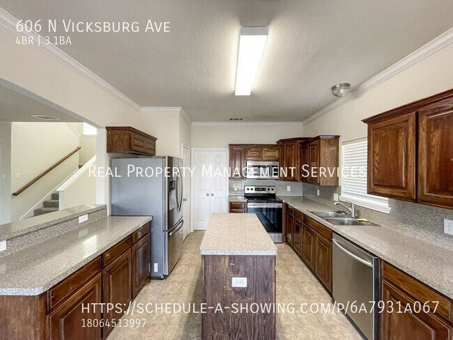 Building Photo - Gorgeous 4 Bedroom, 3.5 Bath NW Lubbock