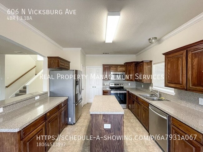Foto del edificio - Gorgeous 4 Bedroom, 3.5 Bath NW Lubbock