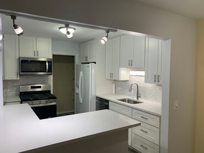 Foto del edificio - 442 Thornhill Ln