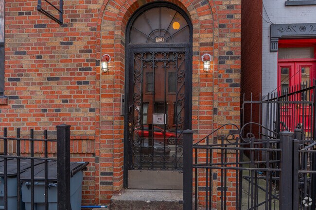 Entrance - 174 15th St