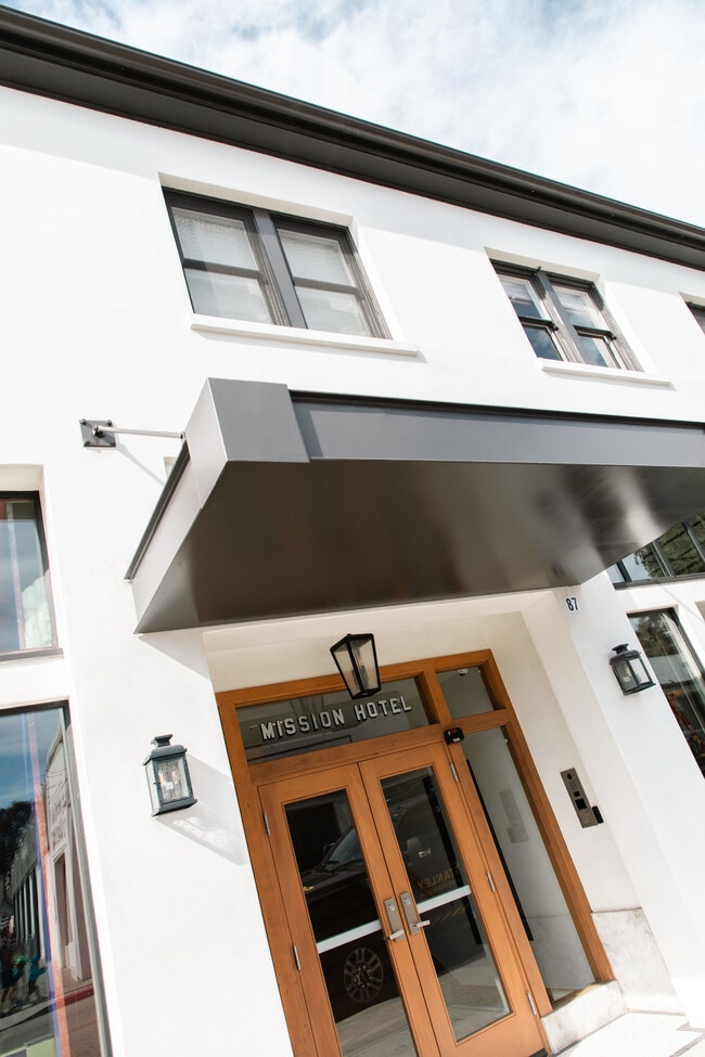 Building Photo - 79-97 S Oak St