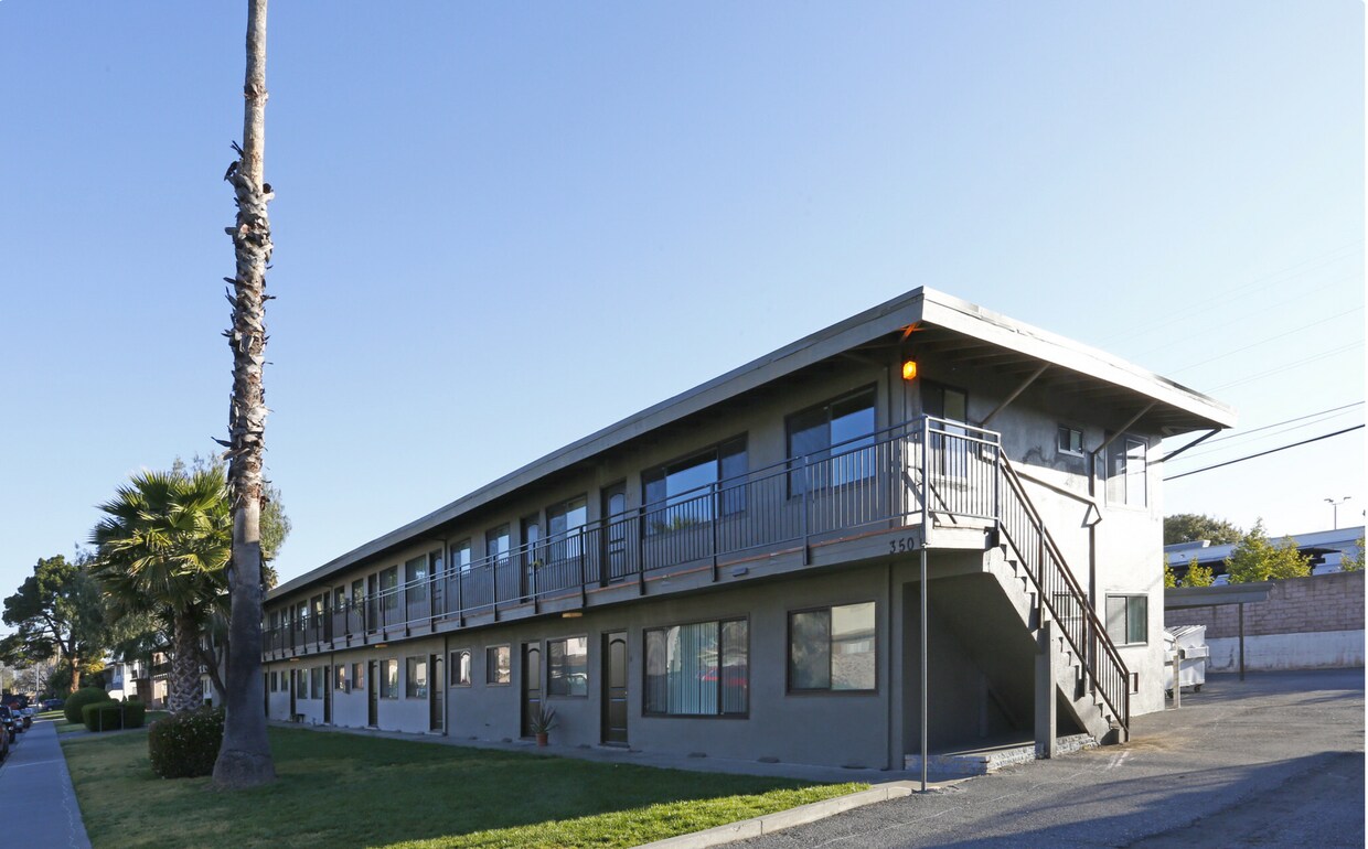 Foto del edificio - 350 Dunster Dr