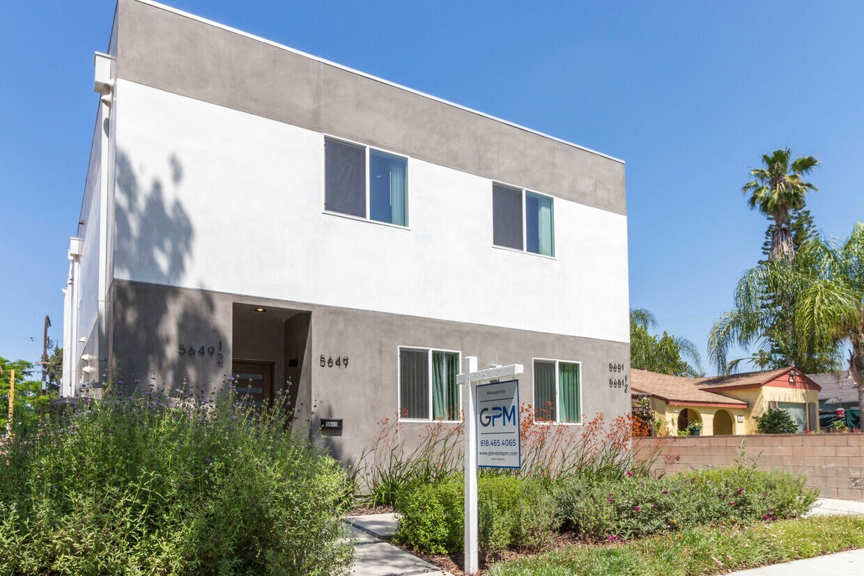 Foto principal - 5649 Willowcrest Ave