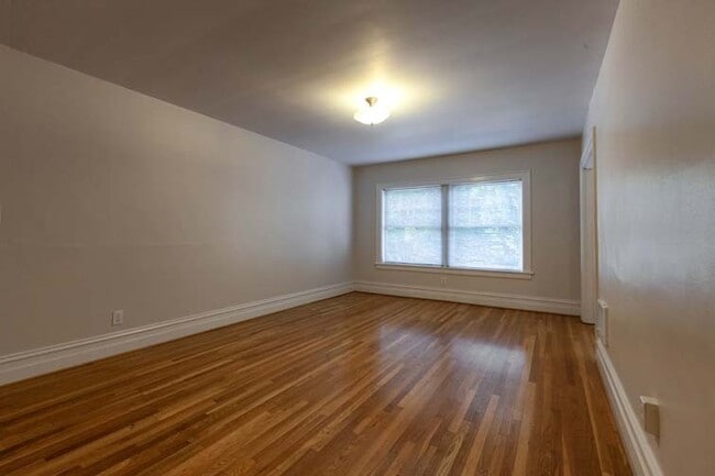 Interior Photo - ELIZABETH APARTMENTS (ELIZ01)