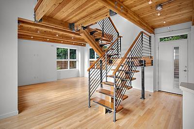 Foto del edificio - INDUSTRIAL-STYLE QUEEN ANNE TOWNHOUSE WITH...
