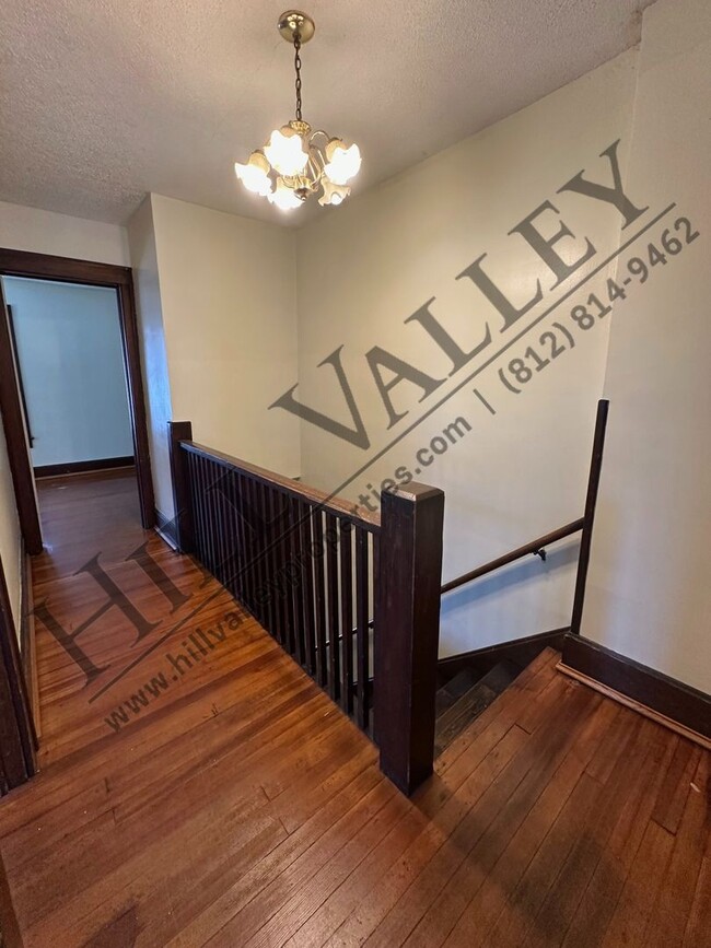 Building Photo - Three Bedroom