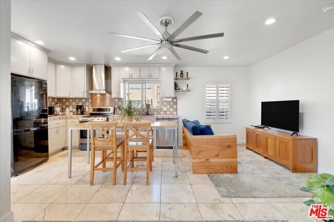 Building Photo - 4319 Van Buren Pl