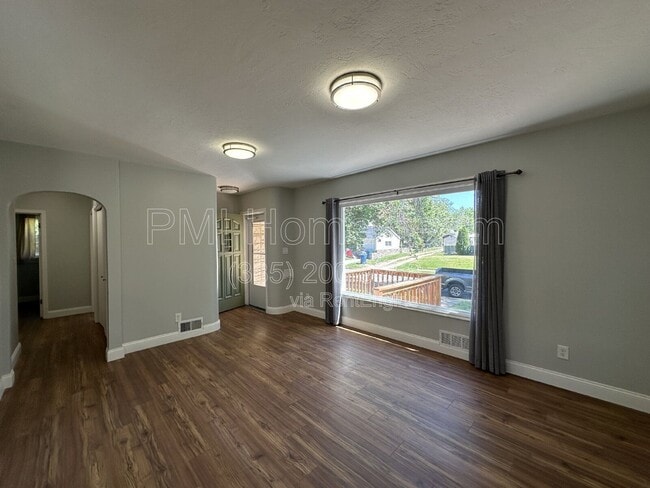 Building Photo - 33 Sylvia Dr