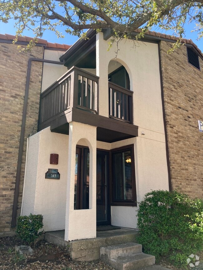 Building Photo - 18040 Midway Rd