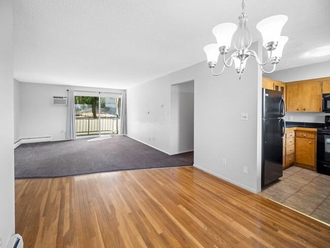 Building Photo - Mid-Century Modern Comfort: 1-Bedroom Cond...