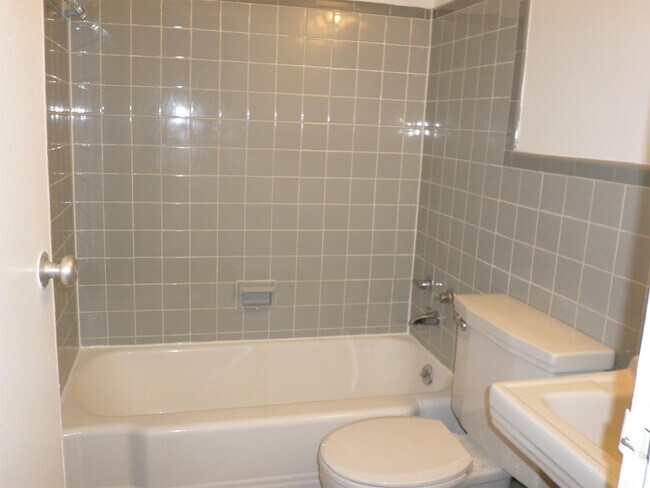 Foto del edificio - 4600 Connecticut Ave NW