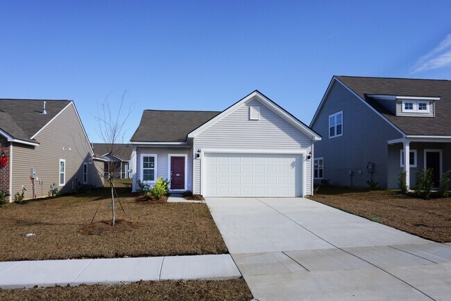 Foto del edificio - **$500 off First Months rent** Lovely 3 bedroom 2 Bath Ranch with 2 Car Garage in Goose Creek