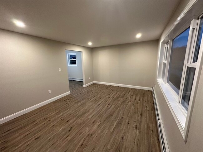 Building Photo - 2143 Elm St