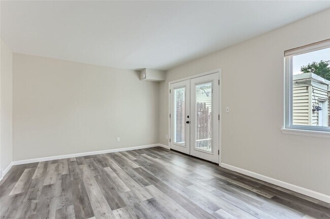 Foto del edificio - Charming 3 Bedroom 2 Bath Townhome In Aurora!