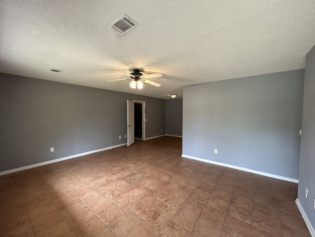 Foto del edificio - Home For Rent