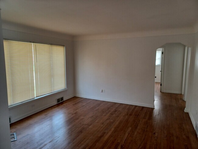 Foto del edificio - 9814 Quandt Ave