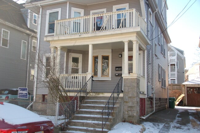 Building Photo - 81 Bristol Rd