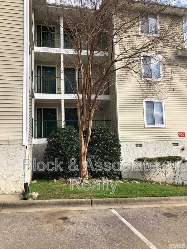 Foto principal - 3351 Galleria Dr