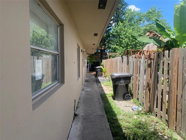 Building Photo - 4059 NW 31st Ave
