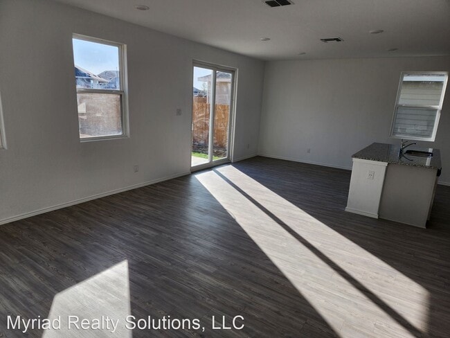 Building Photo - 4 br, 2.5 bath House - 10954 Fairchild Way