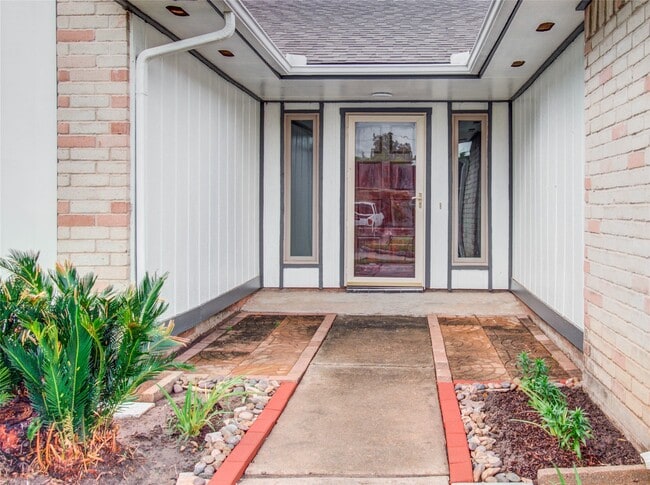 Building Photo - 6923 Kearney Dr