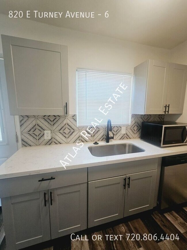 Building Photo - AVAILABLE NOW!! TWO MONTHS FREE! Newly Ren...