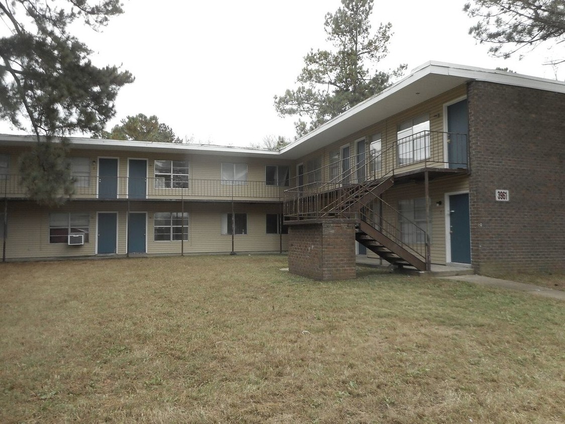 Building Photo - 2502 Saint Elmo Avenue, Unit 1