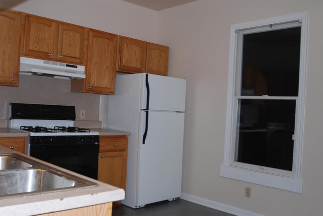 Building Photo - 108 W Patterson Ave