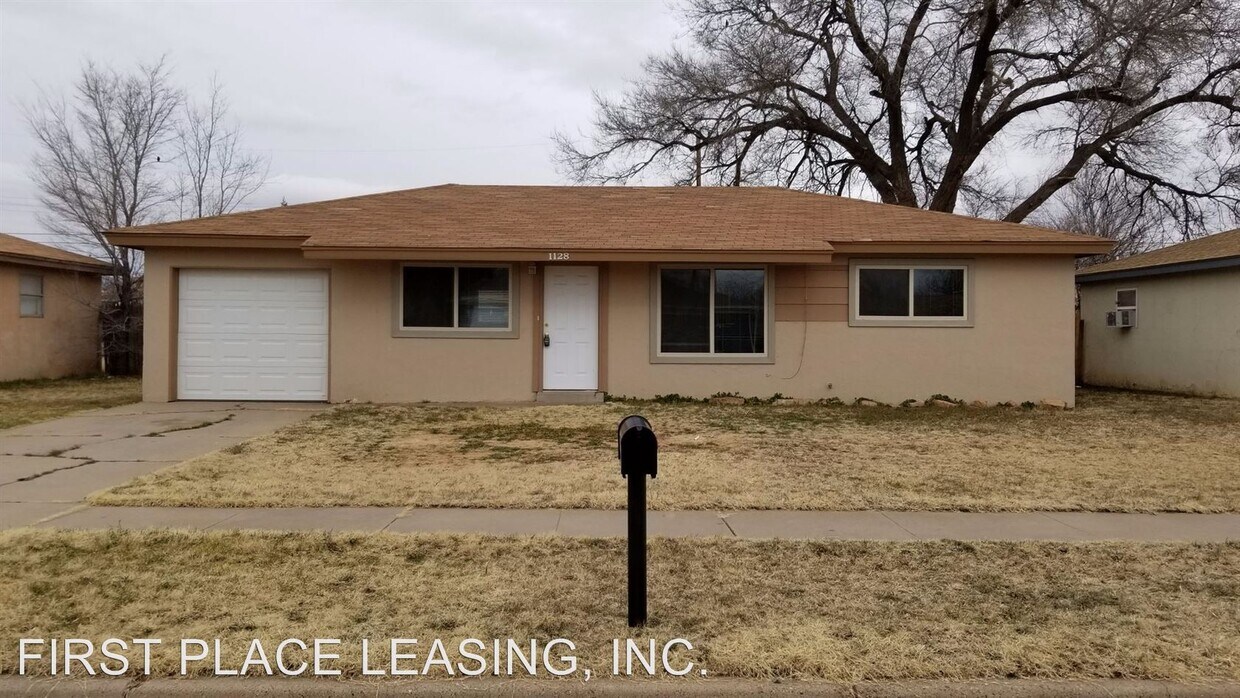 Primary Photo - 3 br, 1 bath House - 1128 Comer Dr.