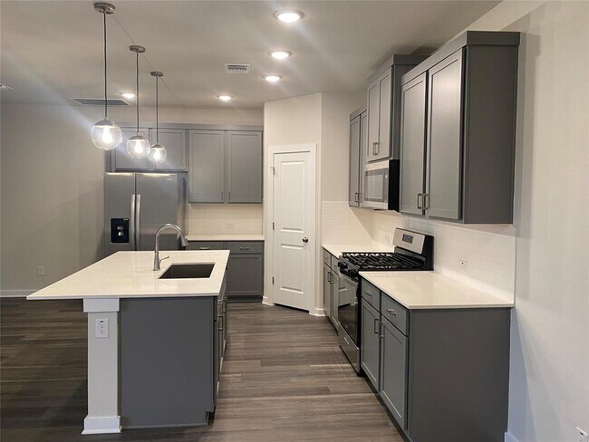 Foto del edificio - 4310 Garden Point Dr