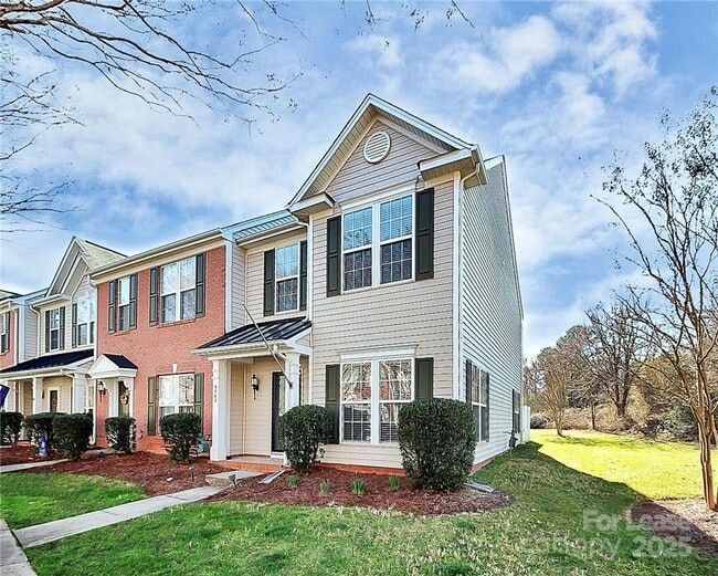 Building Photo - 9563 Glenashley Dr