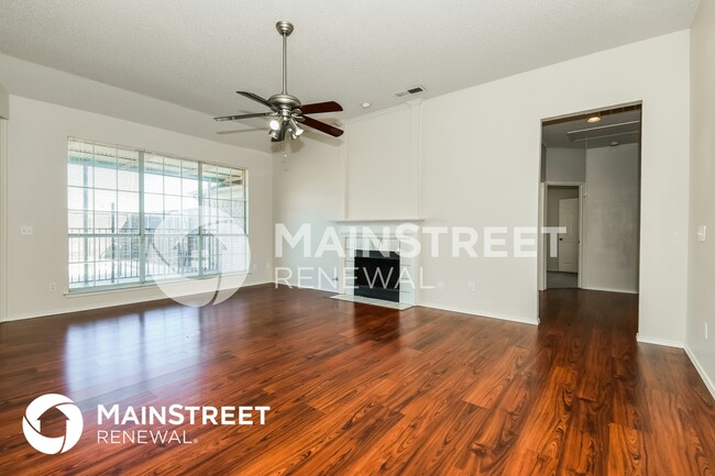 Foto del edificio - 2825 Clearmeadow Dr