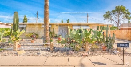 Building Photo - 2120 N 3rd Ave