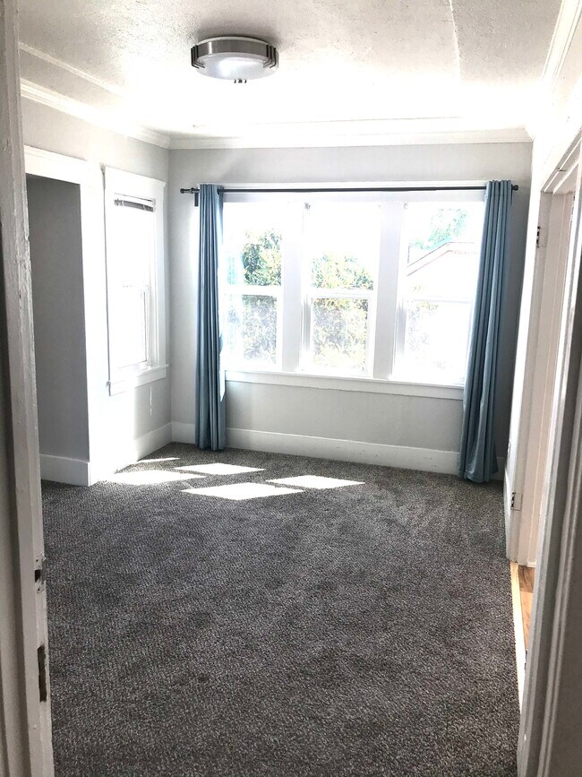 Bedroom - 342 E 15th St