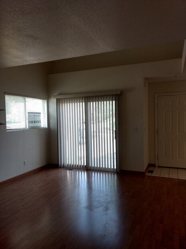 Foto del edificio - COZY 2BED/2.5 BATH TOWNHOME AT RIVER BEND ...