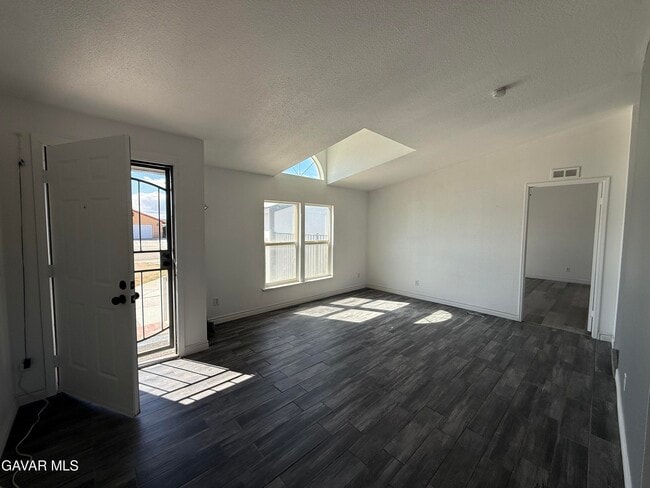 Foto del edificio - 1365 Richfield Ave