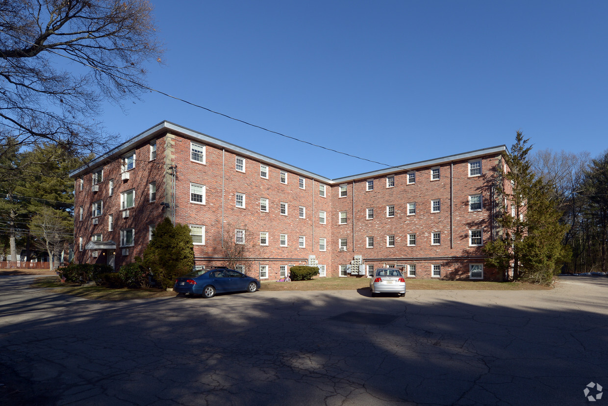 Primary Photo - Brick House Apartments