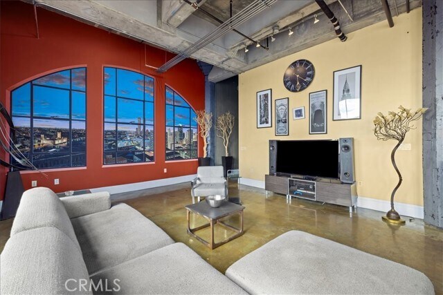 Foto del edificio - 315 E 8th St