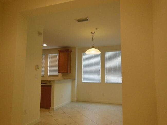 Foto del edificio - 590 Amador Ln