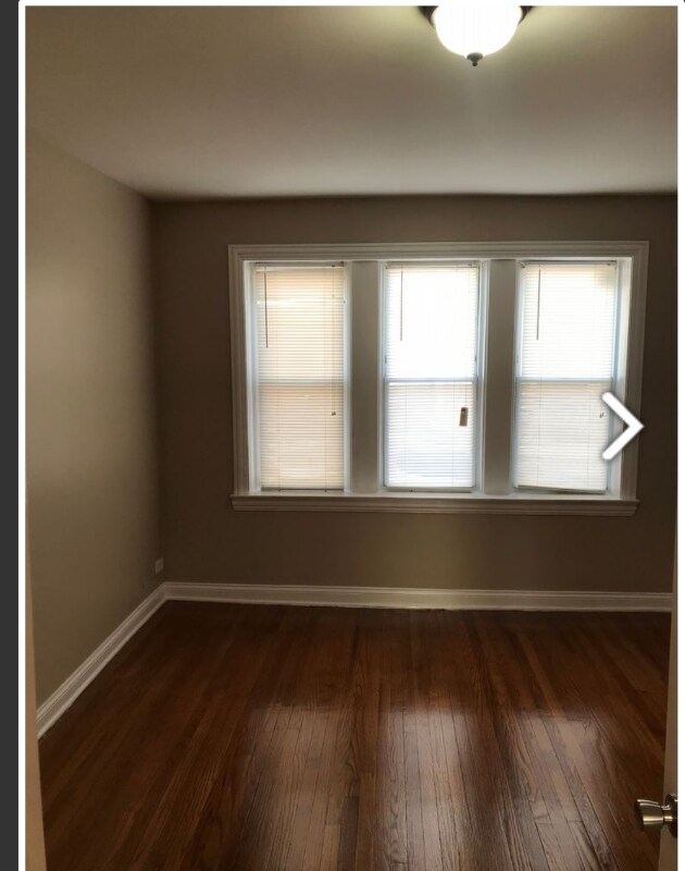 Foto principal - 9036 S Langley Ave