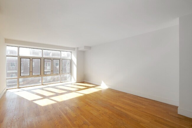 Foto del edificio - LUXURY Giant 2 BED LOFT in Queens!