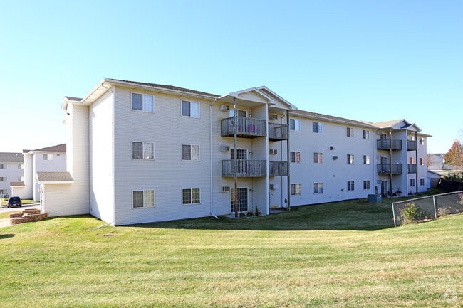 Building - Deer Run Apartments