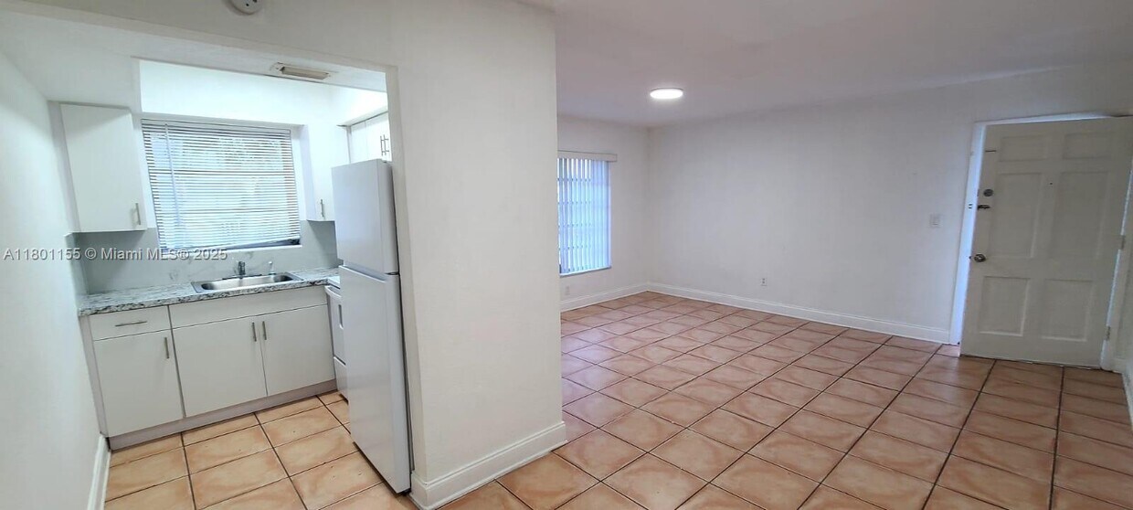 Foto principal - 7851 Dunham Blvd