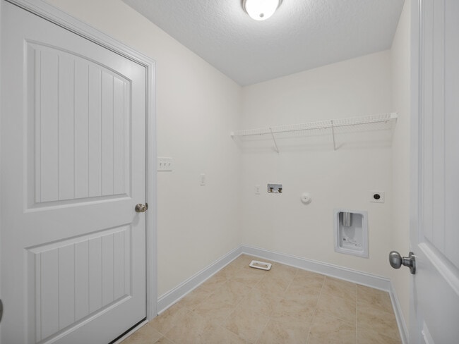 Building Photo - 424 Montgomery Dr