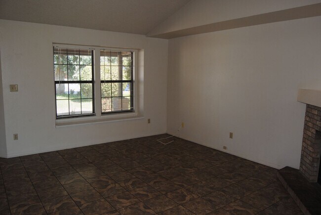 Foto del edificio - 9401 Coulter Ct