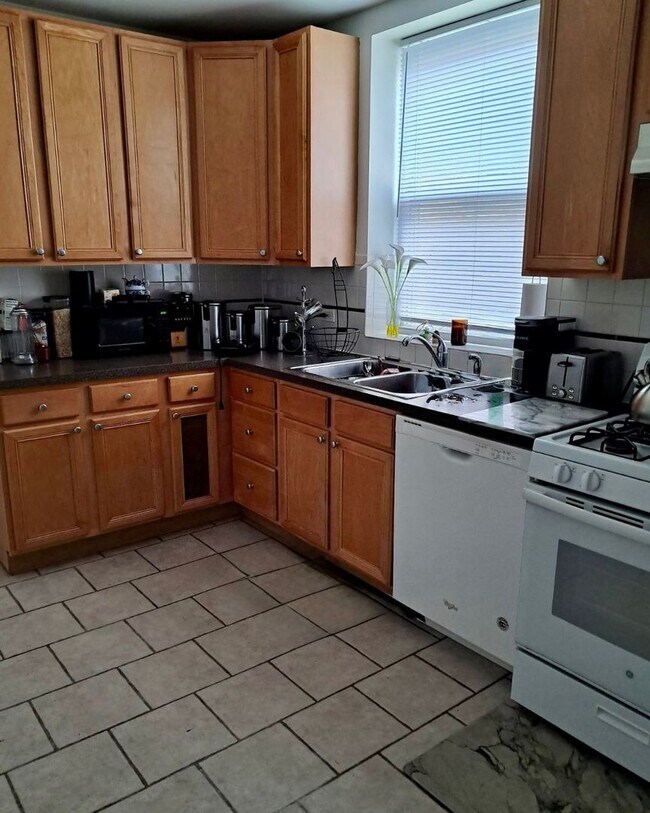 Foto del edificio - 4824 Mulford St