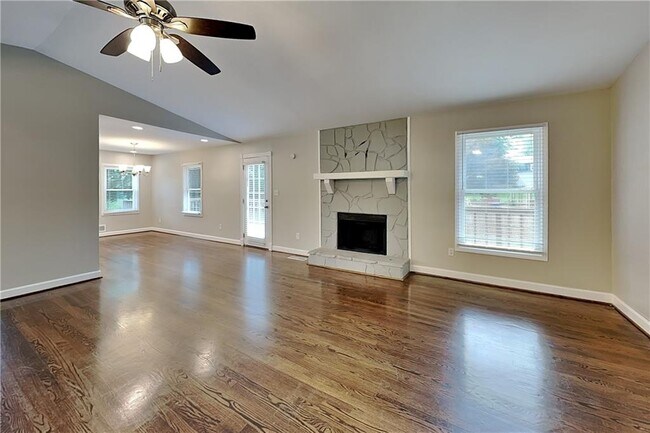 Foto del edificio - 3777 Junction Dr NW