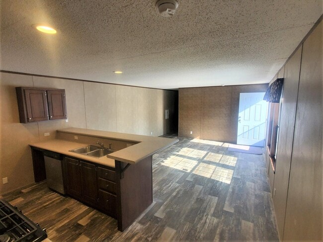 Building Photo - 3660 S Lapeer Rd